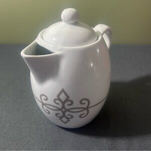 Starbucks 2015 Porcelain Teapot w/ Lid White w/Taupe Tan Silver Diamond Scroll